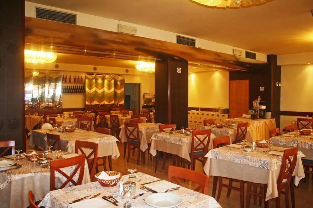Hotel Saint Tropez ريتشيوني المظهر الخارجي الصورة